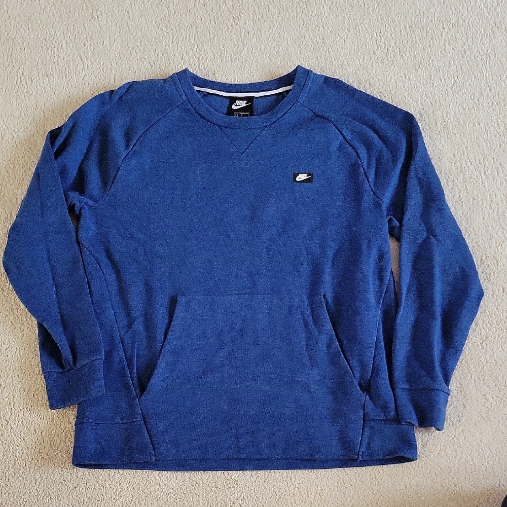 Nike Men's Crewneck Sweater in Deep Blue